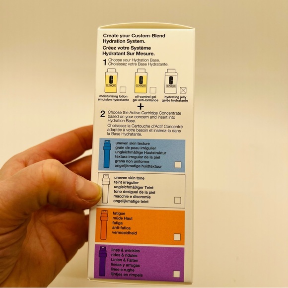 NWT Clinique Dramatically Different Hydrating Jelly 115 ml with pump - Picture 9 of 14